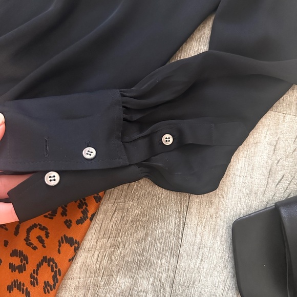 J Crew Ashton 100% Silk Button Down Blouse Shirt Bodysuit Size 0 - Picture 2 of 16